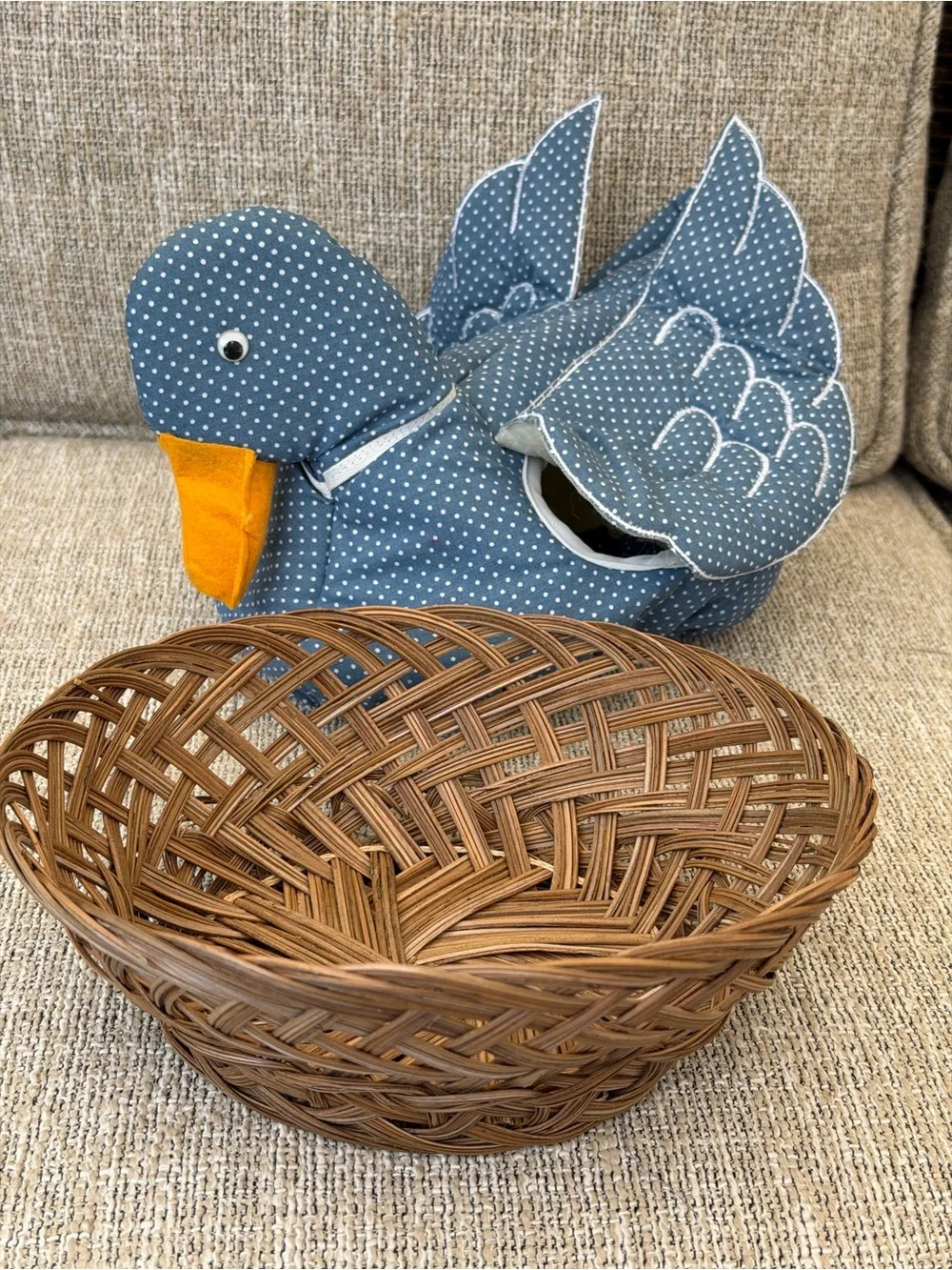 NWT Vintage Cottagecore Chadwick Mallard Duck Bun Basket Wicker Bread Warmer NOS